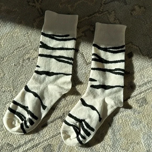 3/$15 Brand New Zebra Print Crew Socks - Picture 2 of 4